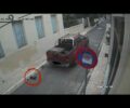 Καλαμάτα Μεσσηνίας: Οδηγός αγροτικού Ι.Χ. πάτησε σκόπιμα γάτα και τη σκότωσε (βίντεο)